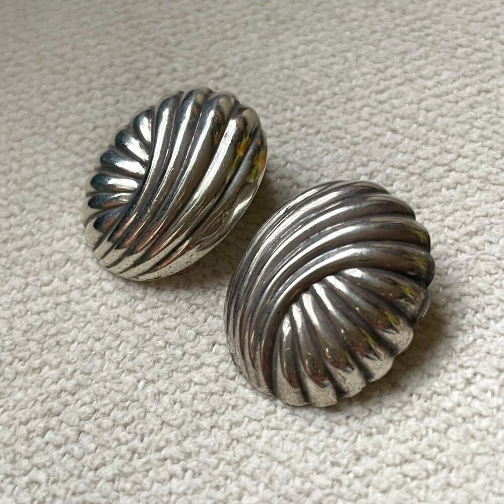 Vintage 80s 90s Sterling Silver Shell Earrings Quiet Luxury Minimalist Statement - Picture 2 of 5